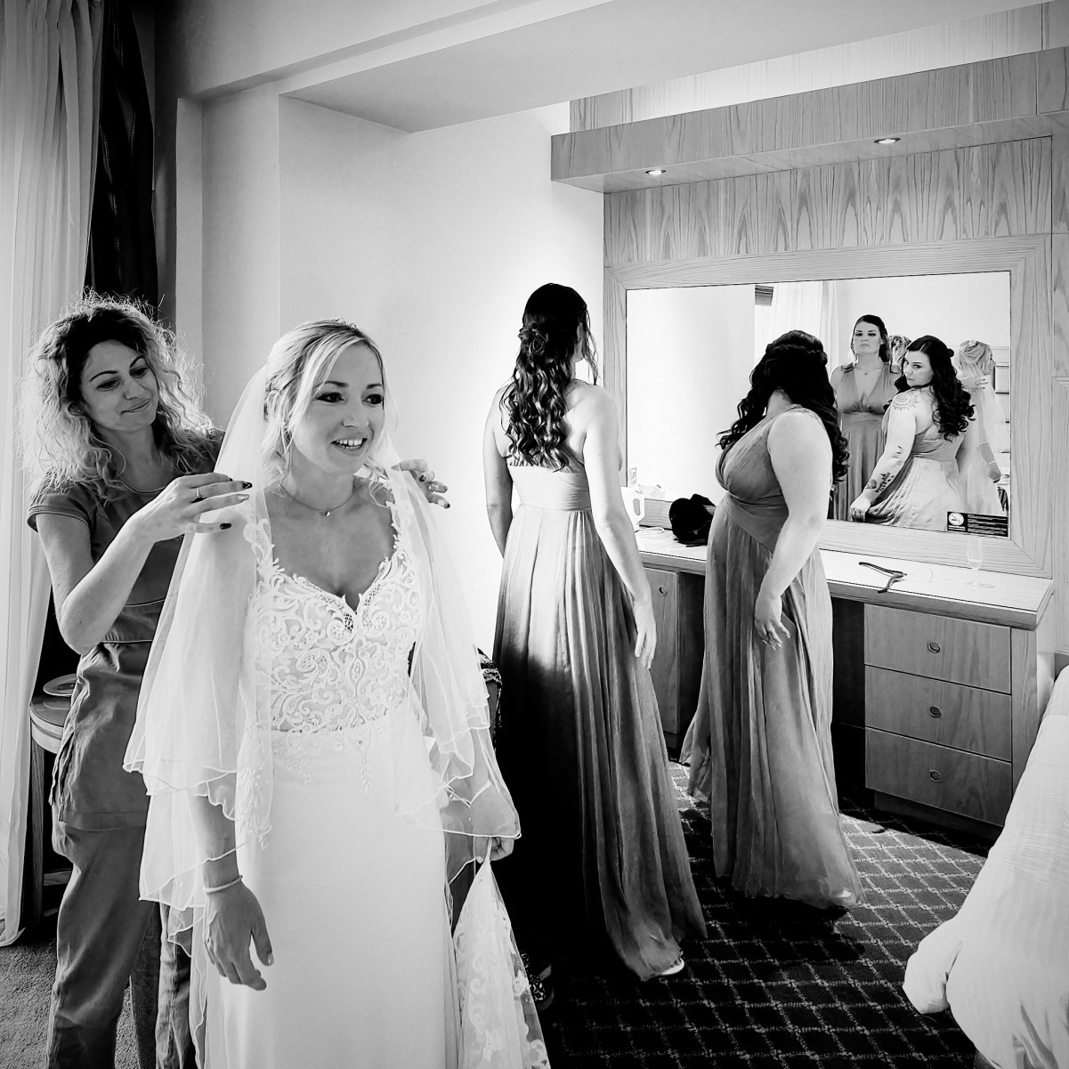 22-MONOCHROME-SMALL-QUICK-VIEWING-FACEBOOK-0212