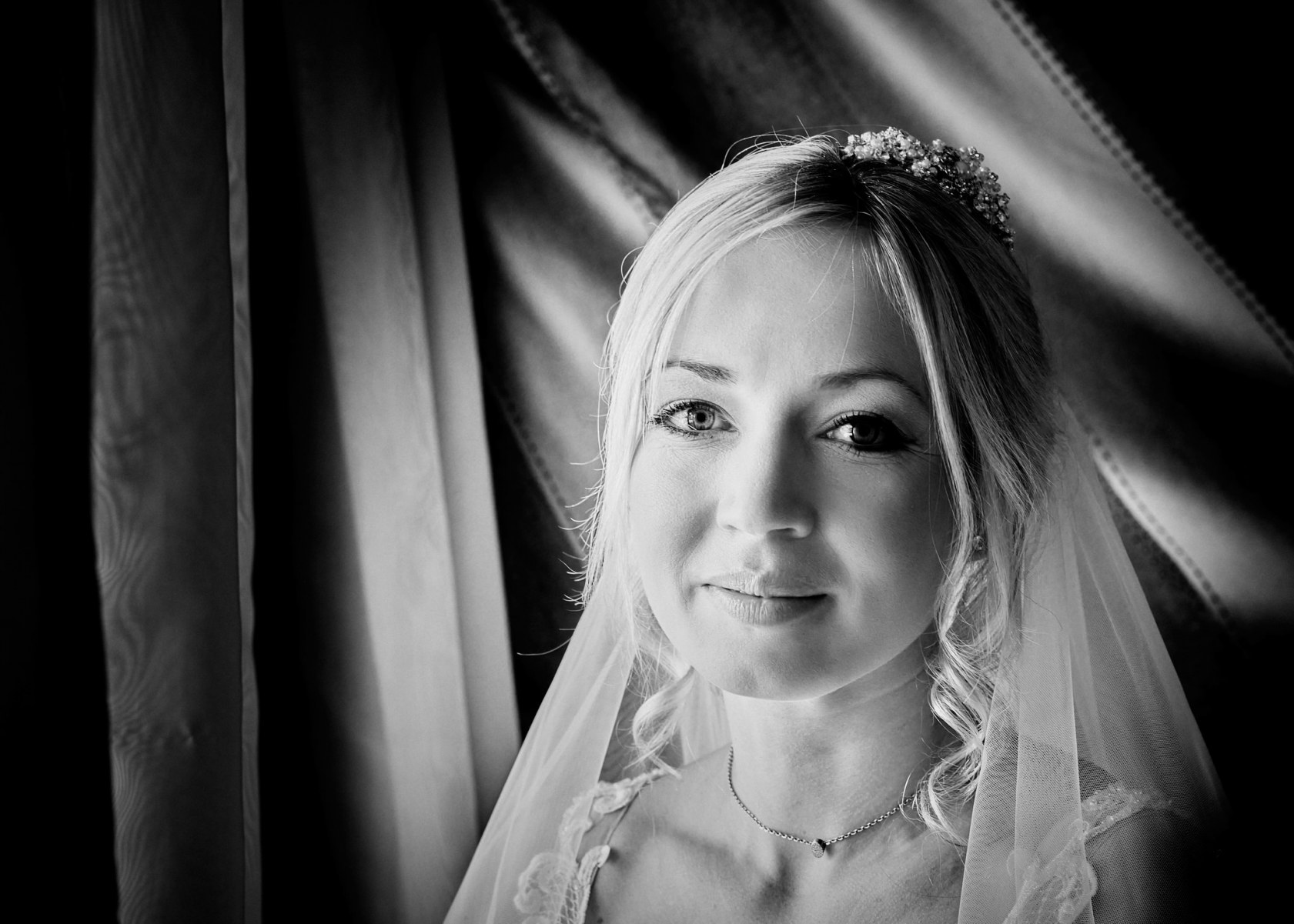 22-MONOCHROME-SMALL-QUICK-VIEWING-FACEBOOK-0220
