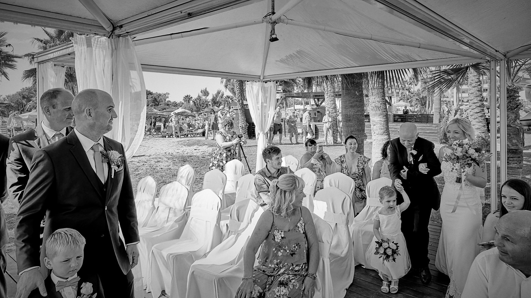 22-MONOCHROME-SMALL-QUICK-VIEWING-FACEBOOK-0267