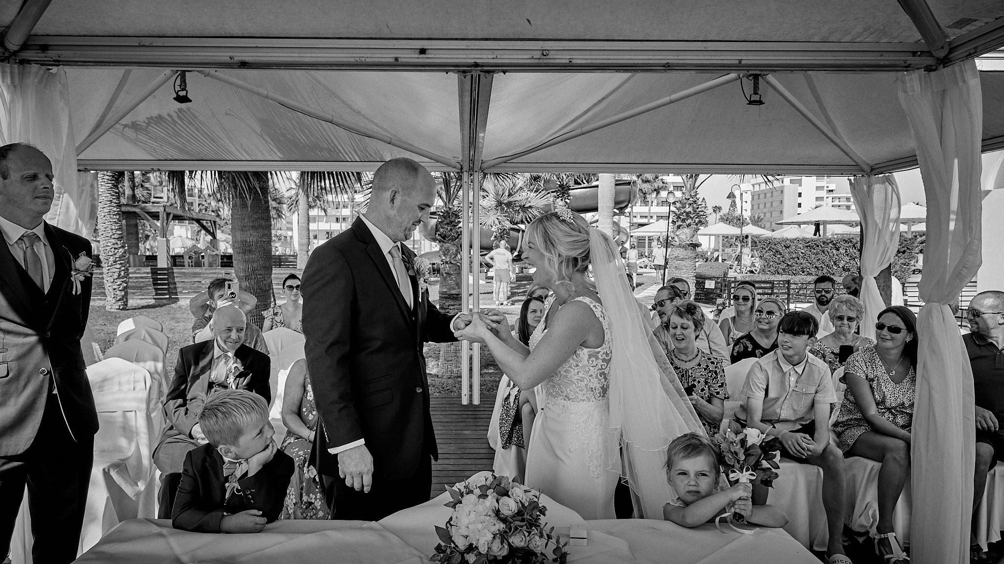 22-MONOCHROME-SMALL-QUICK-VIEWING-FACEBOOK-0292
