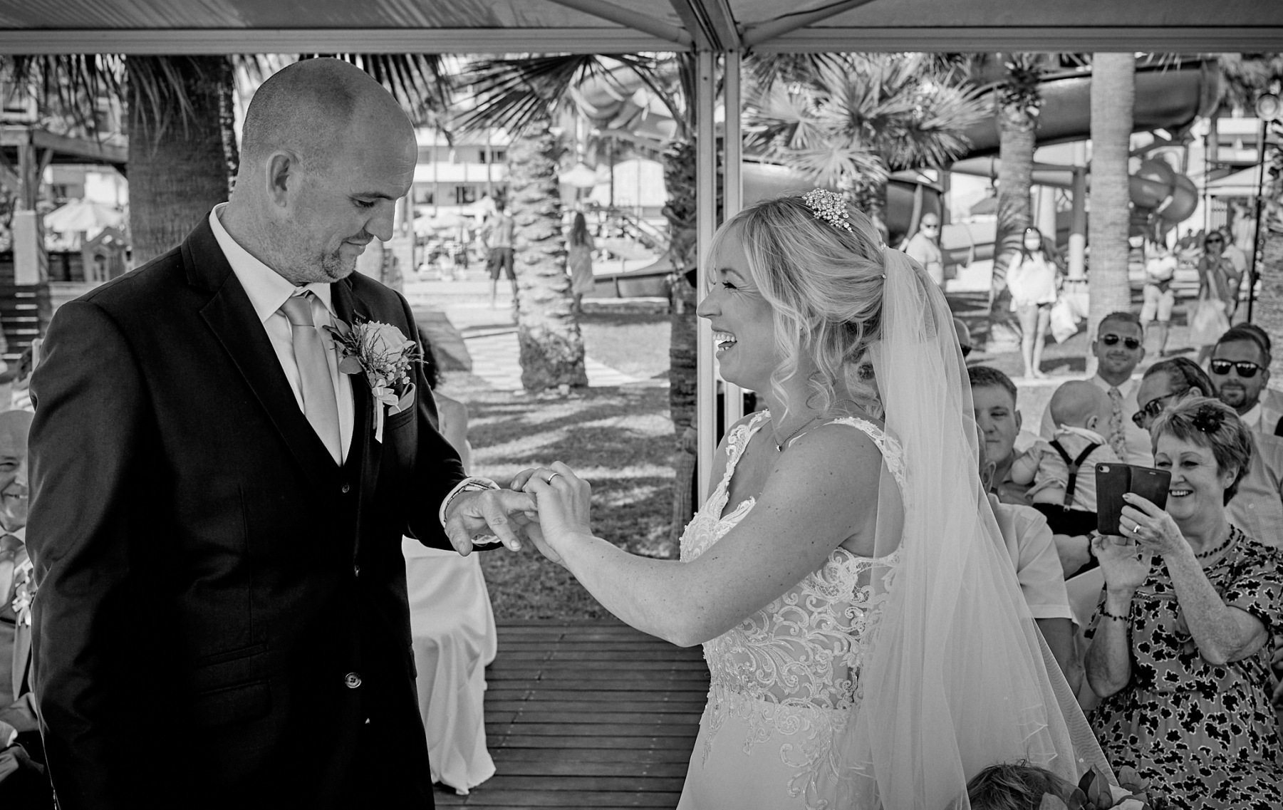 22-MONOCHROME-SMALL-QUICK-VIEWING-FACEBOOK-0293