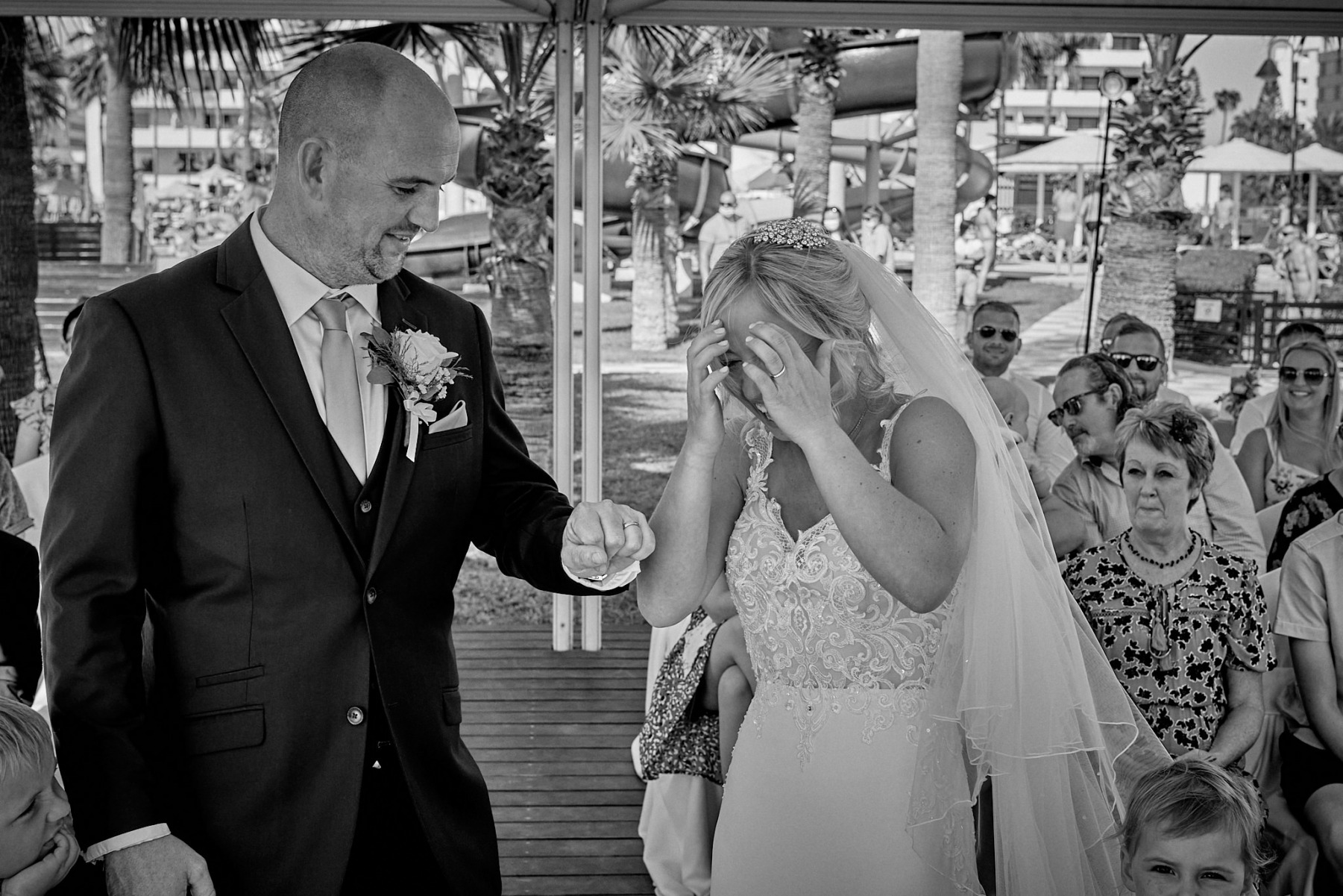 22-MONOCHROME-SMALL-QUICK-VIEWING-FACEBOOK-0296