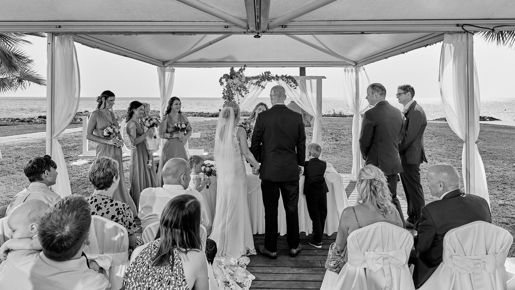 22-MONOCHROME-SMALL-QUICK-VIEWING-FACEBOOK-0302