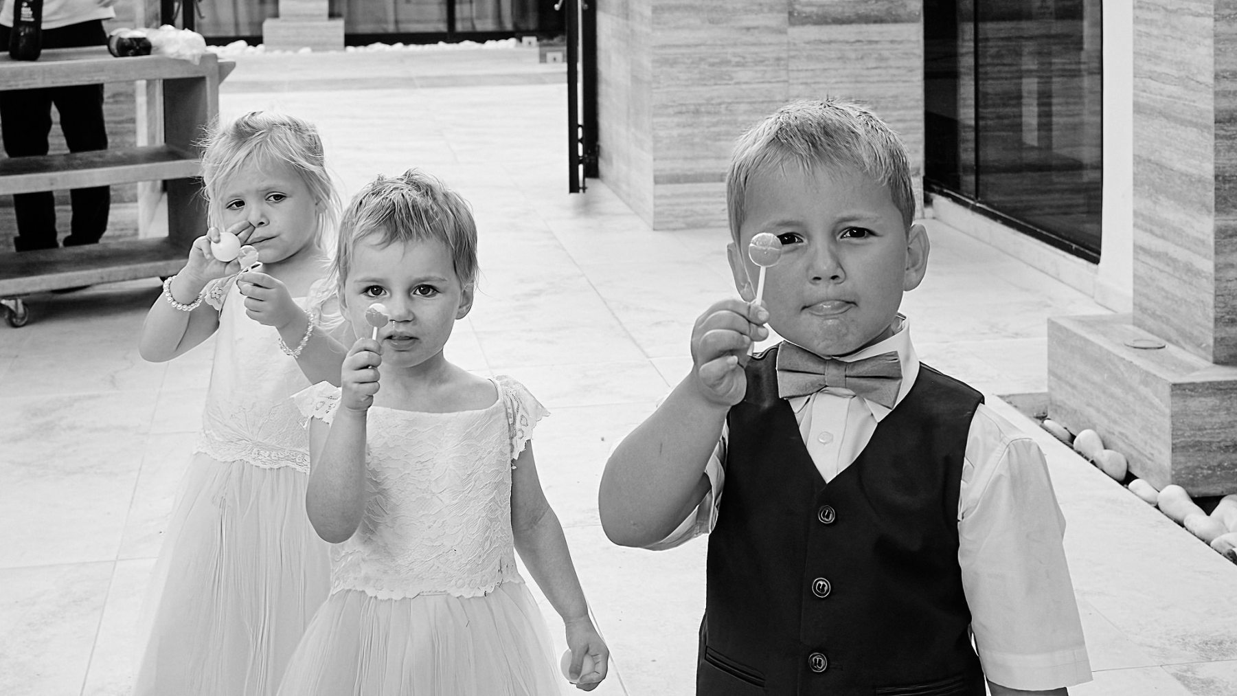 22-MONOCHROME-SMALL-QUICK-VIEWING-FACEBOOK-0476