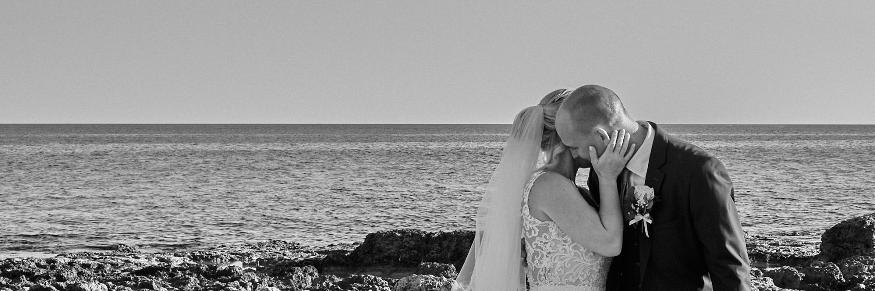 22-MONOCHROME-SMALL-QUICK-VIEWING-FACEBOOK-0535