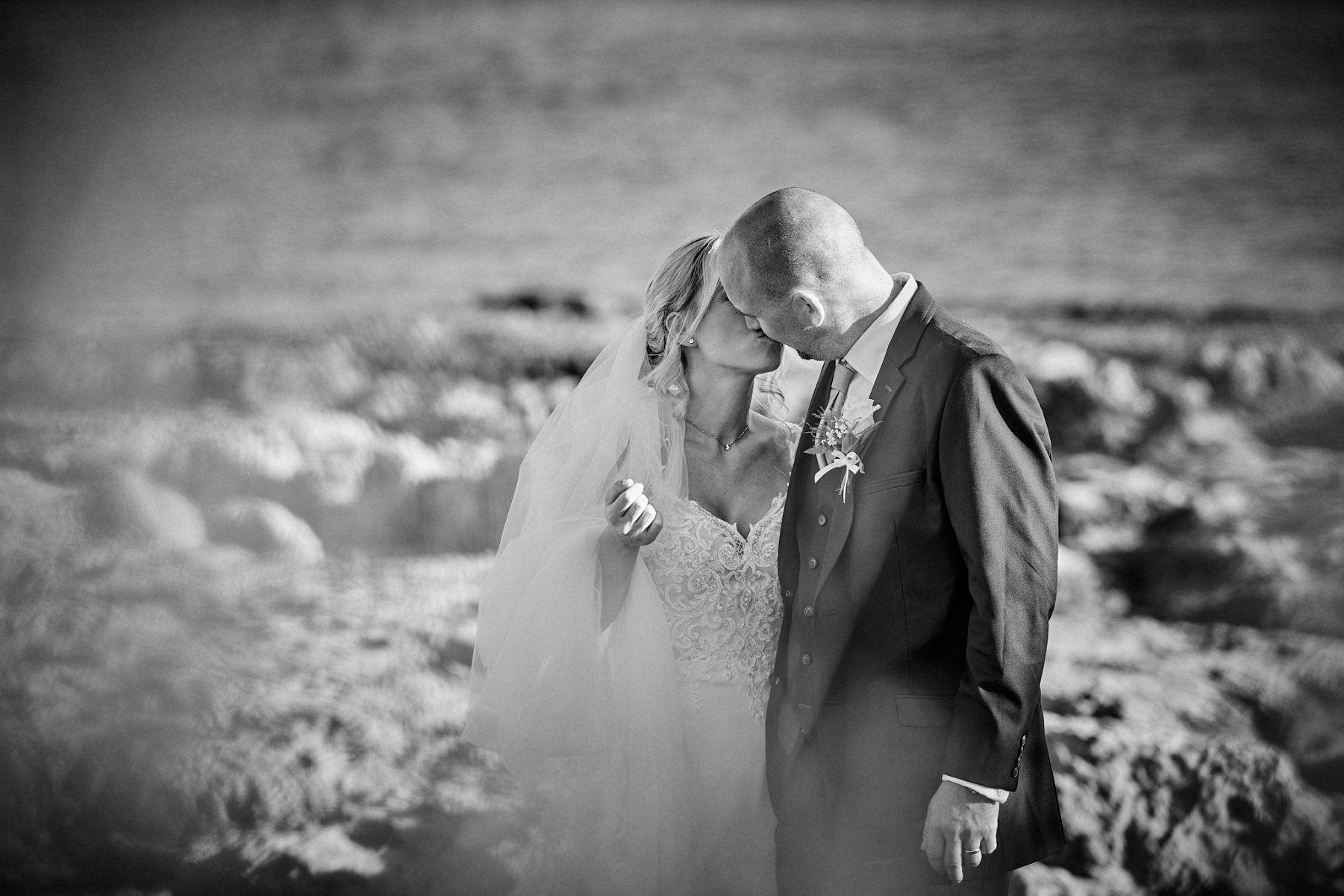 22-MONOCHROME-SMALL-QUICK-VIEWING-FACEBOOK-0566