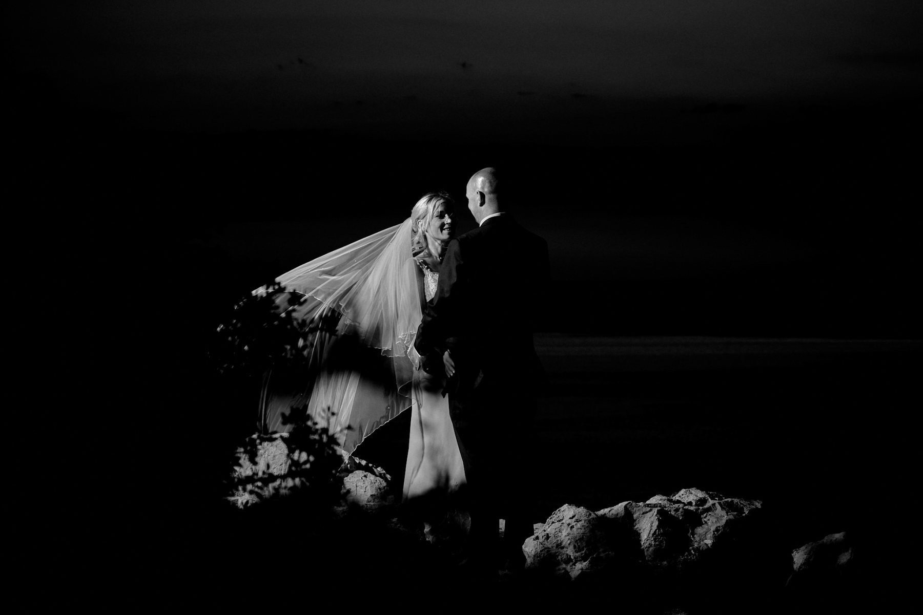 22-MONOCHROME-SMALL-QUICK-VIEWING-FACEBOOK-0663