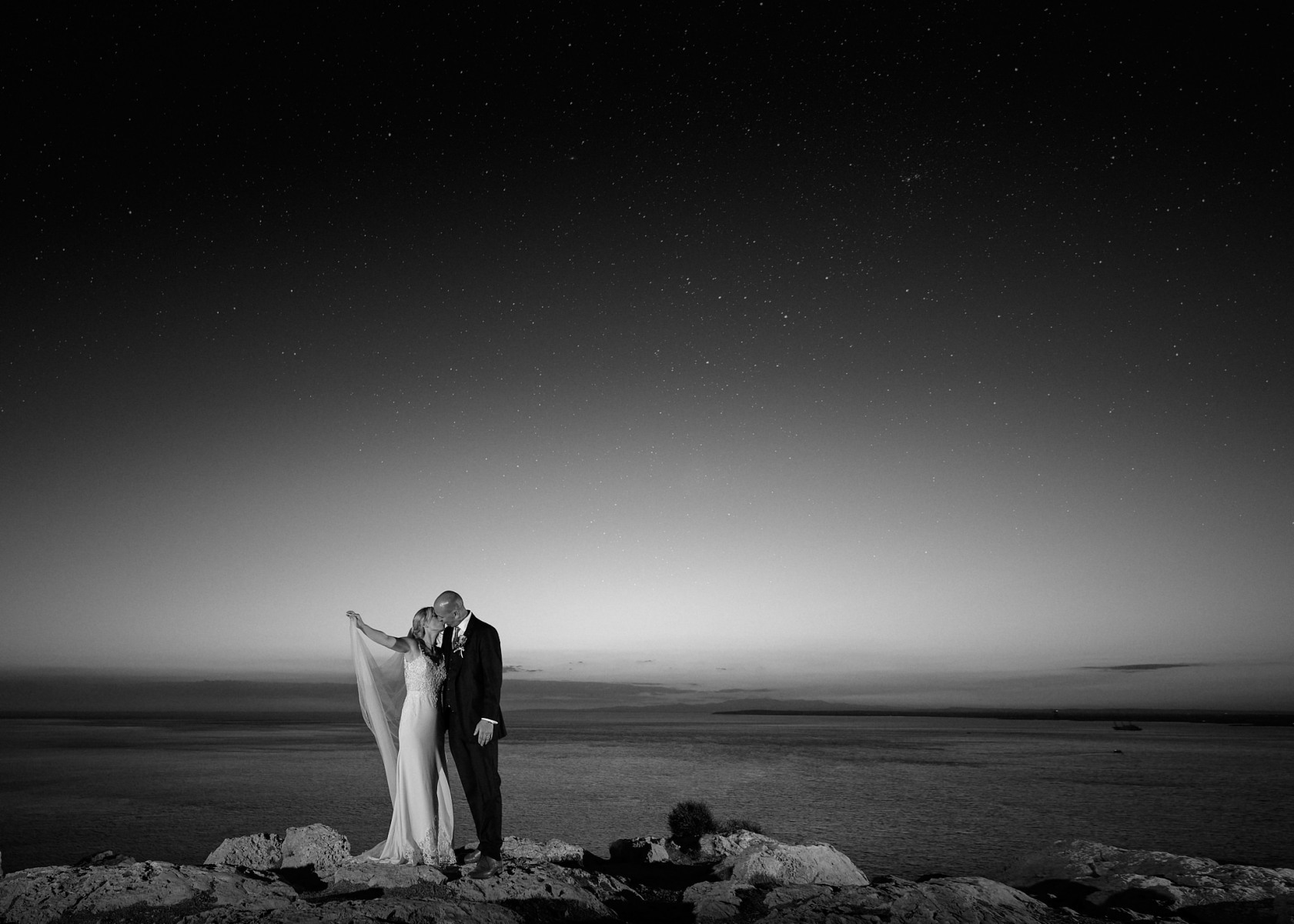22-MONOCHROME-SMALL-QUICK-VIEWING-FACEBOOK-0676