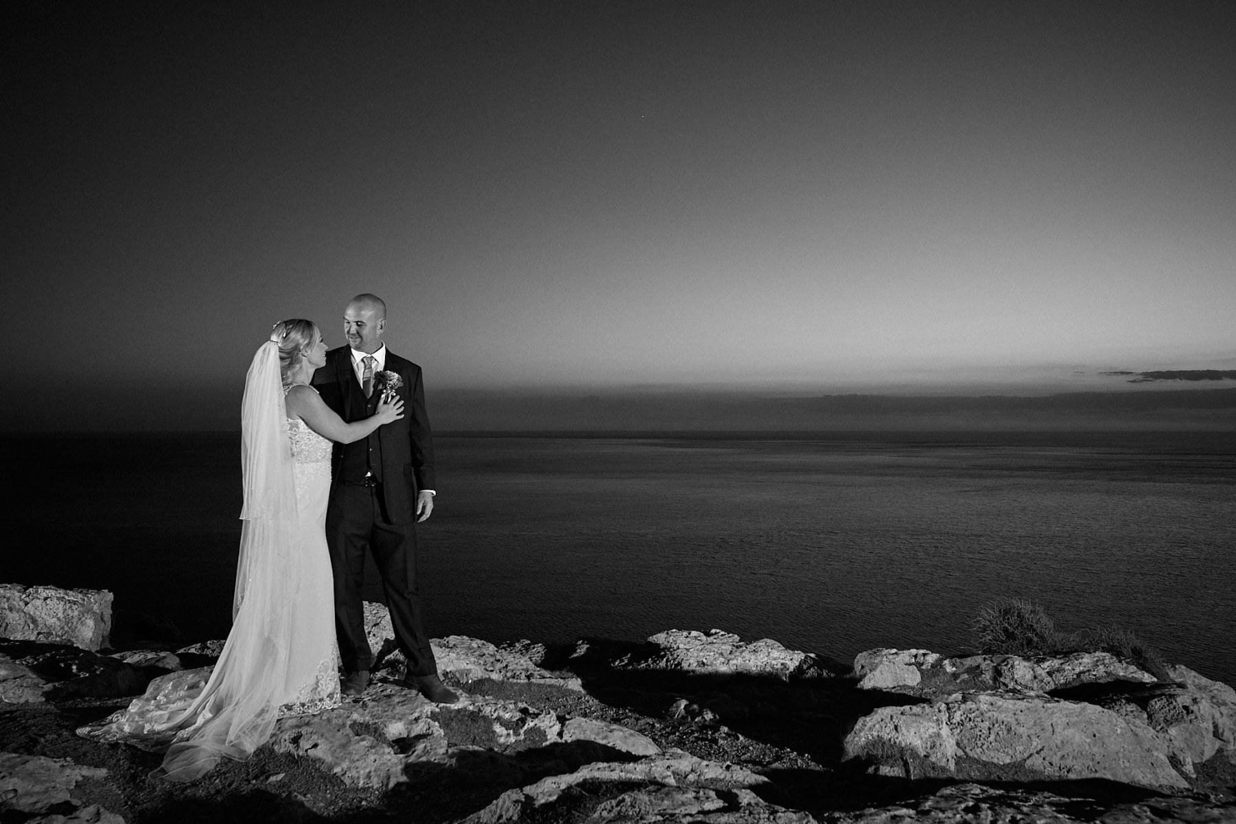 22-MONOCHROME-SMALL-QUICK-VIEWING-FACEBOOK-0682