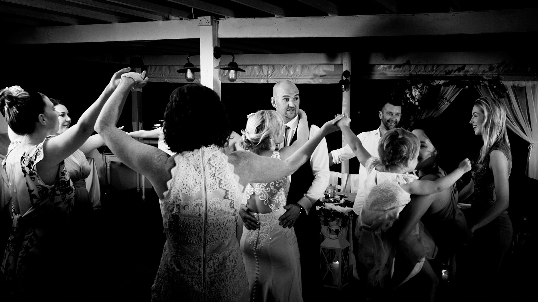 22-MONOCHROME-SMALL-QUICK-VIEWING-FACEBOOK-0763