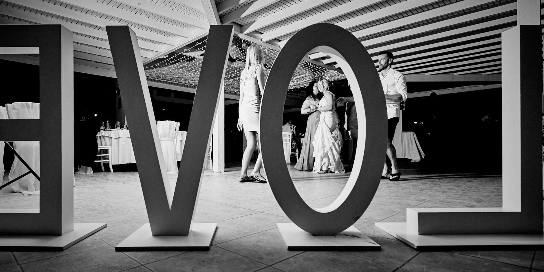 22-MONOCHROME-SMALL-QUICK-VIEWING-FACEBOOK-0799