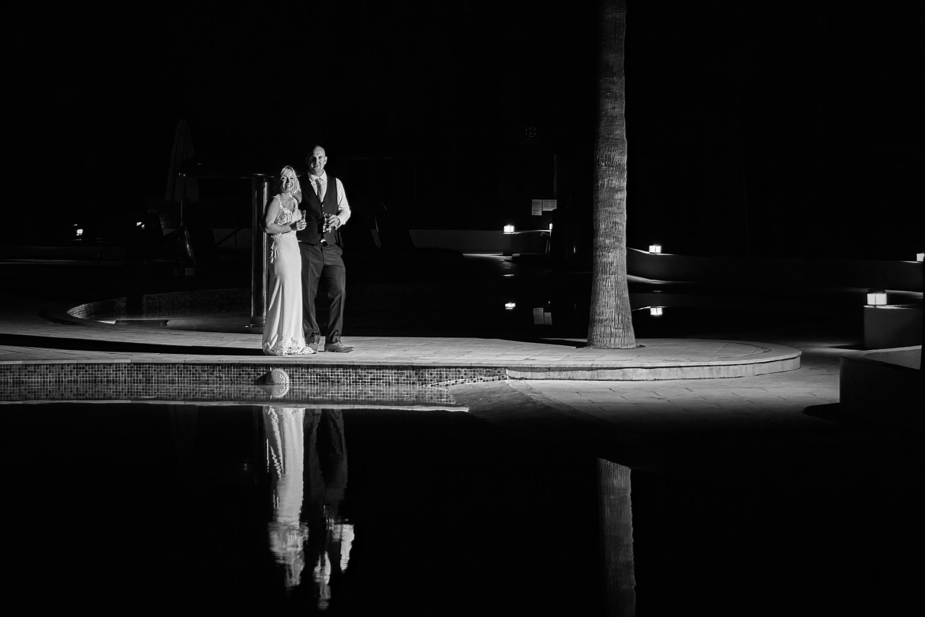 22-MONOCHROME-SMALL-QUICK-VIEWING-FACEBOOK-0813