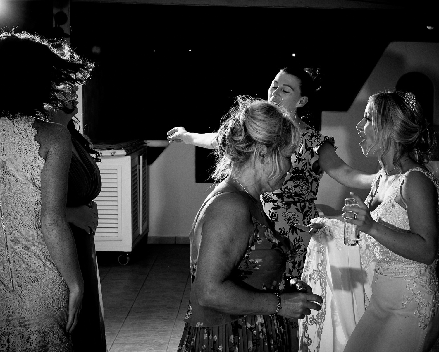 22-MONOCHROME-SMALL-QUICK-VIEWING-FACEBOOK-0842