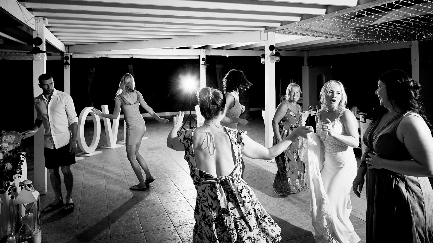 22-MONOCHROME-SMALL-QUICK-VIEWING-FACEBOOK-0849