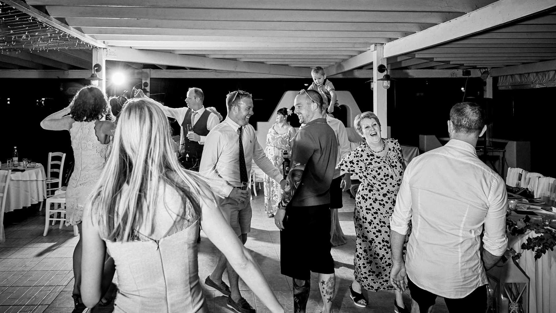 22-MONOCHROME-SMALL-QUICK-VIEWING-FACEBOOK-0865