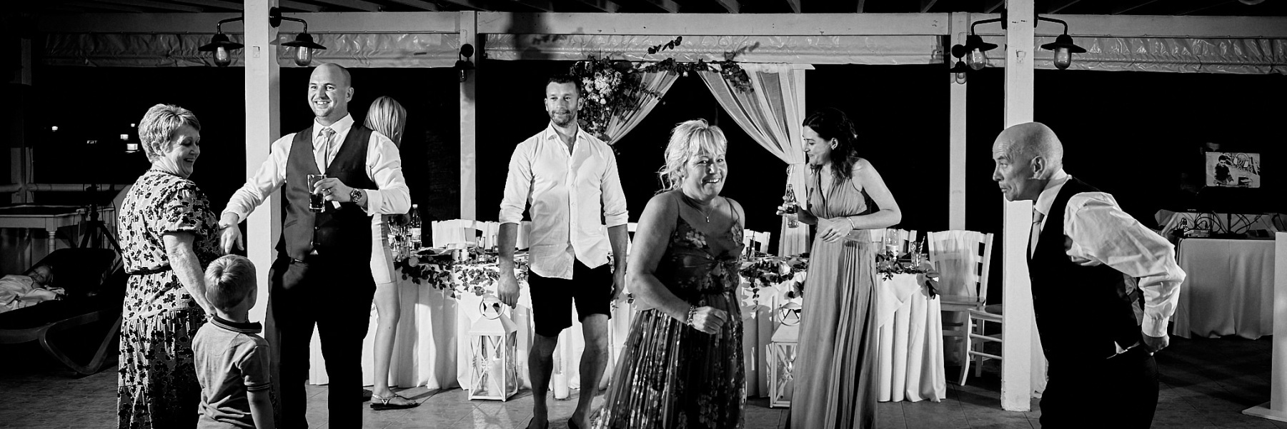 22-MONOCHROME-SMALL-QUICK-VIEWING-FACEBOOK-0888