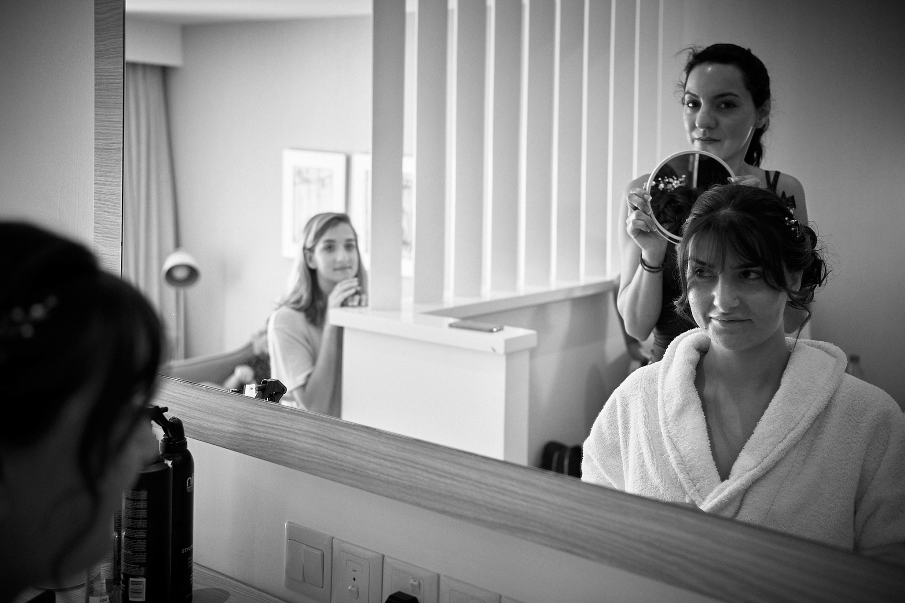 4V-MONOCHROME-SMALL-QUICK-VIEWING-FACEBOOK-0043