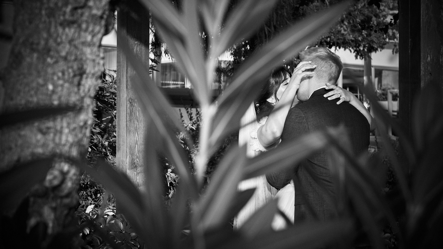 4V-MONOCHROME-SMALL-QUICK-VIEWING-FACEBOOK-0321